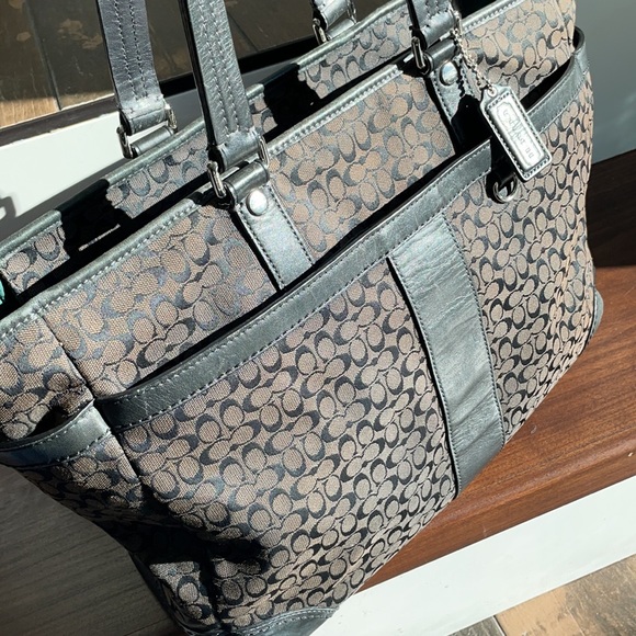 Coach Large Multifunctional Signature tote bag, diaper bag, laptop handbag purse - Picture 2 of 9